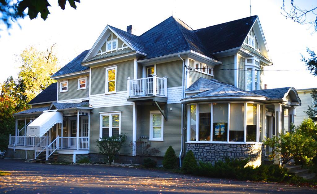 La Maison Drew B&B Magog ภายนอก รูปภาพ